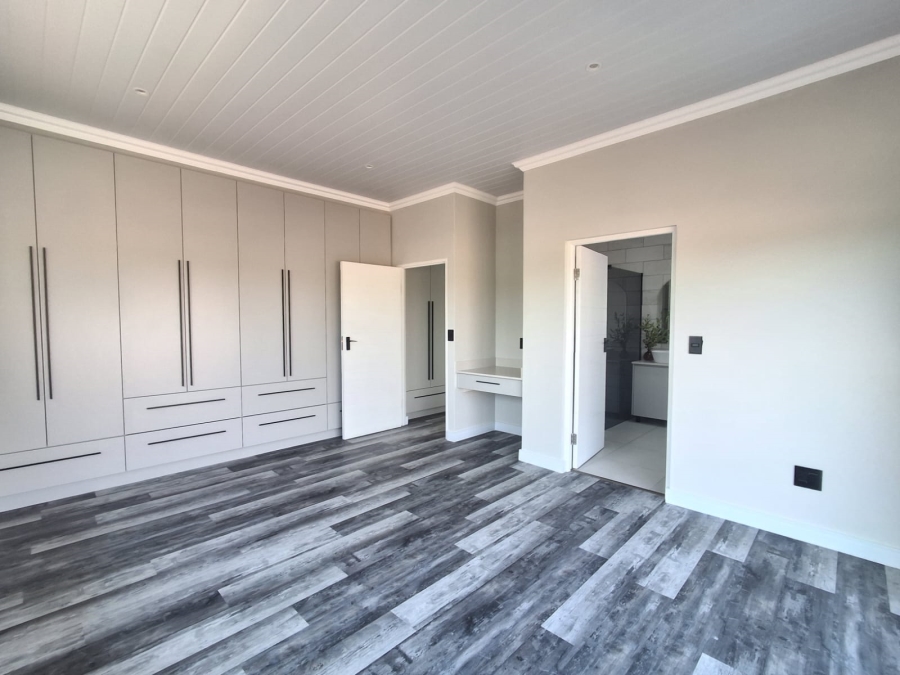 3 Bedroom Property for Sale in Stilbaai Wes Western Cape